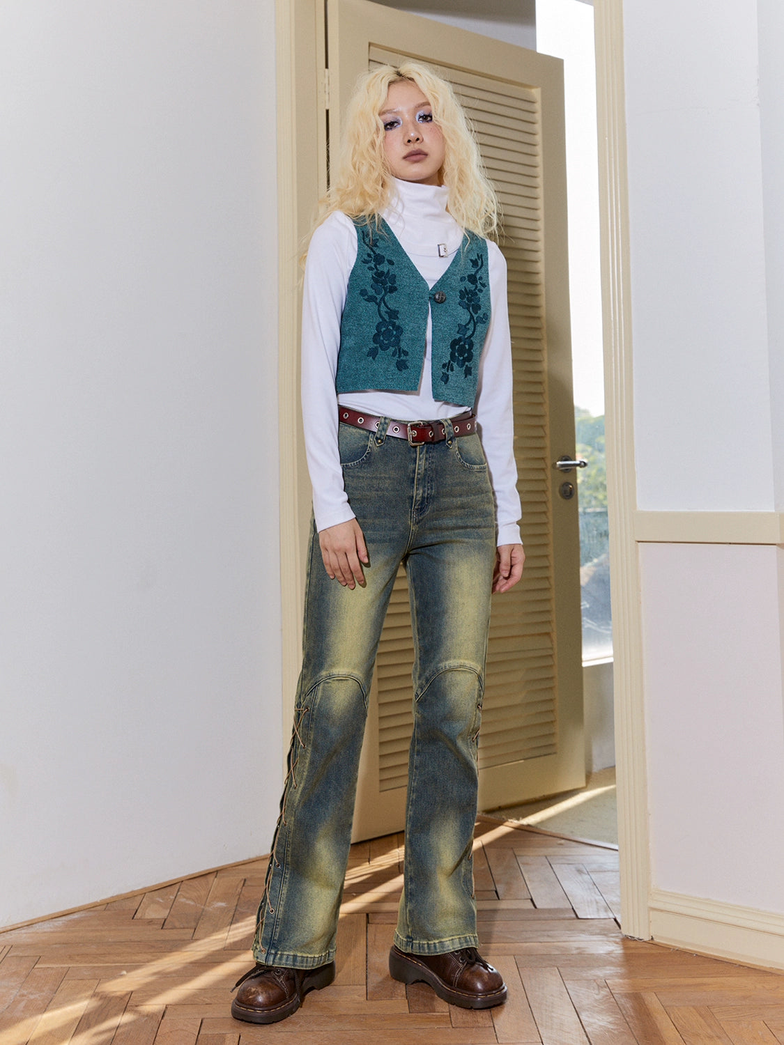 Vintage casual high-waisted jean【s0000004342】 Stylish Shredded Denim Jeans