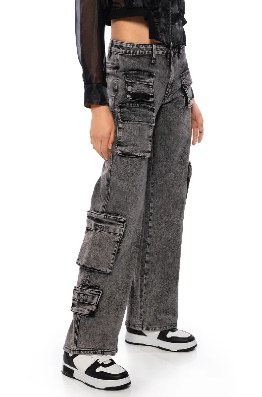 SELINA MULTIPOCKET CARGO JEAN Comfortable Distressed Straight-Leg Jeans