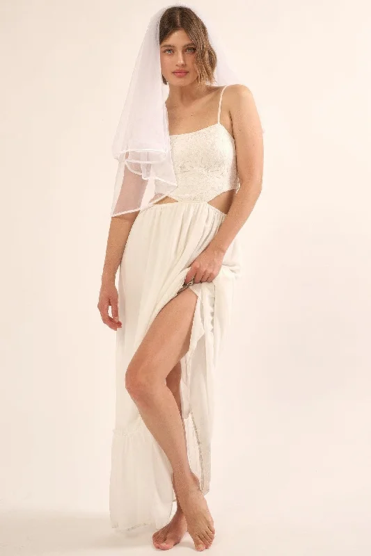 A Sheer, Chiffon Floral Lace Maxi Dress Stylish Pleated A-Line Maxi Dress