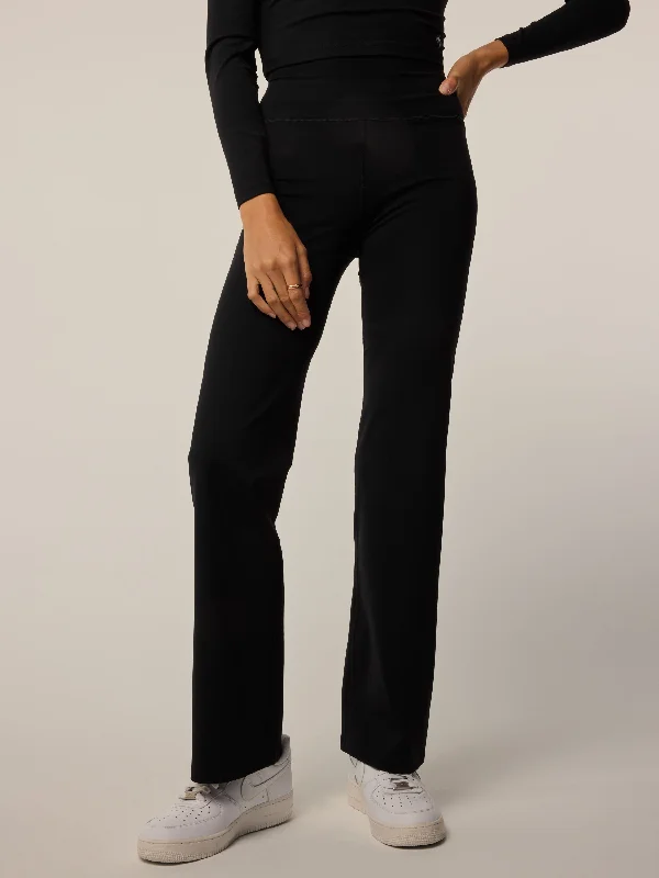 Venus Flare Pant Chic Black Leggings