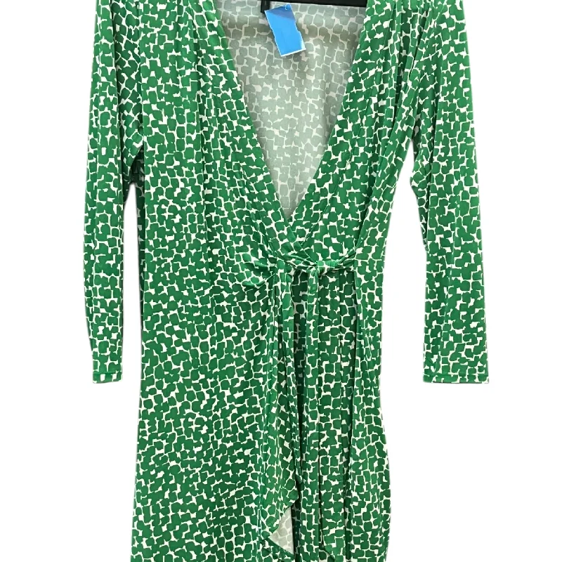 Dress Casual Short By Bcbgmaxazria In Green, Size: L