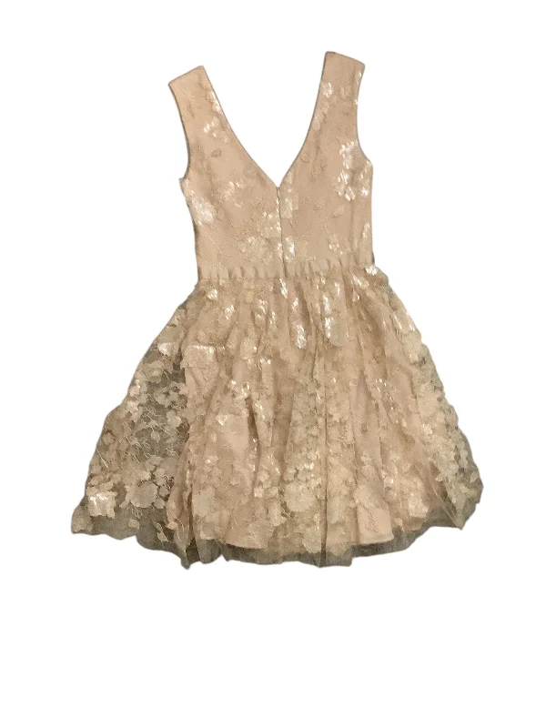 Dress Casual Short By Vera Wang In Beige, Size: 2