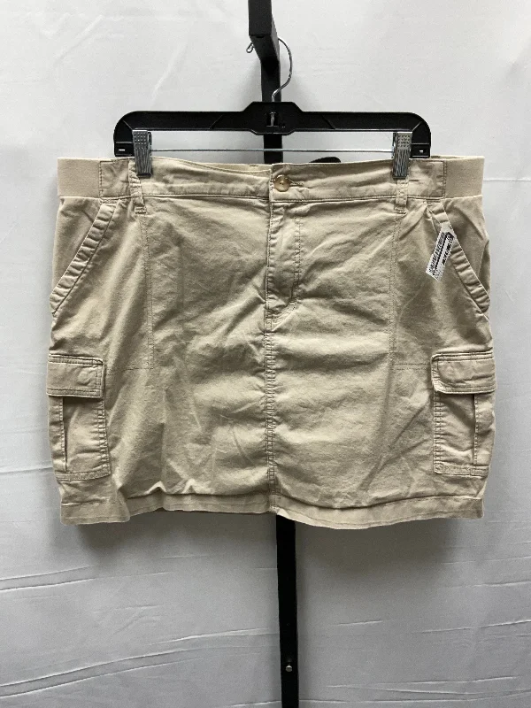 Skort By Lee  Size: 18 lace skirt delicate