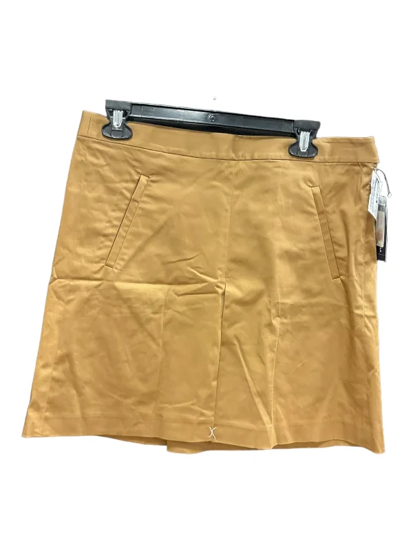 Tan Skort Ralph Lauren, Size 8 zip skirt side